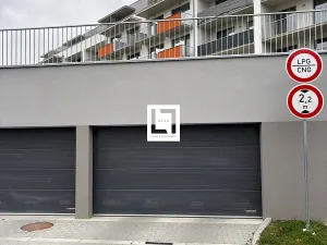 Pronájem garážového stání, Olomouc, Aloise Rašína, 15 m2