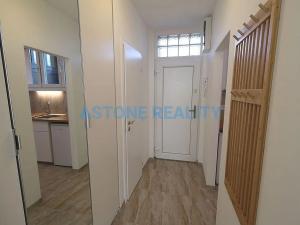 Pronájem bytu 2+kk, Praha - Libeň, U školičky, 43 m2