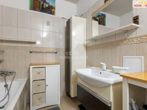 Pronájem bytu 2+1, Praha - Holešovice, Veletržní, 52 m2