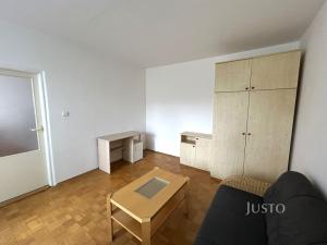 Pronájem bytu 1+1, Písek, Otavská, 35 m2