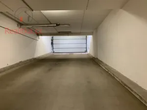 Prodej garážového stání, Brno, Božetěchova, 18 m2