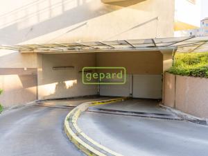 Prodej garážového stání, Praha, náměstí Přátelství, 12 m2