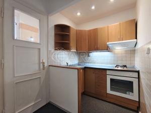Pronájem bytu 2+kk, Praha - Vinohrady, Květná, 45 m2