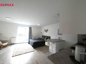 Pronájem bytu 1+kk, Jesenice, Cedrová, 38 m2