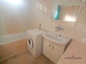 Prodej bytu 2+1, Praha, Hasova, 56 m2