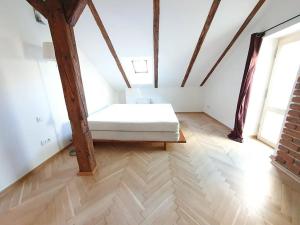 Pronájem bytu 2+kk, Praha - Smíchov, Plzeňská, 87 m2