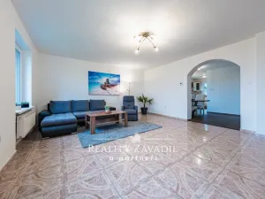 Prodej rodinného domu, Senohraby, U dálnice, 204 m2