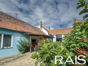 Prodej komerční nemovitosti, Hajany, 692 m2