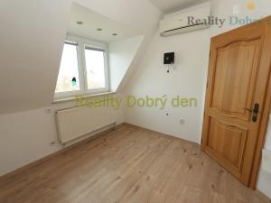 Pronájem atypického bytu, Opava, Bochenkova, 178 m2