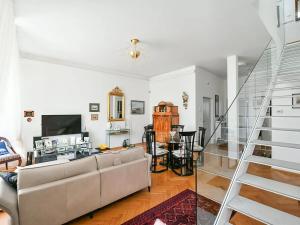 Prodej atypického bytu, Praha, Valentinská, 108 m2