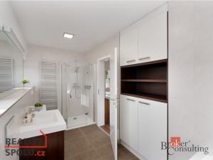 Prodej rodinného domu, Velké Popovice, U Školky, 190 m2