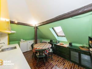 Prodej bytu 4+1, Uherské Hradiště, V Teničkách, 96 m2