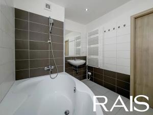 Prodej bytu 3+1, Brno, Sevastopolská, 77 m2