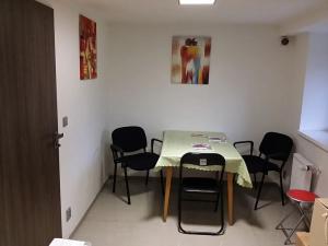 Pronájem kanceláře, Praha - Kyje, Vajgarská, 216 m2