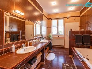 Prodej rodinného domu, Chodová Planá, Pivovarská, 274 m2