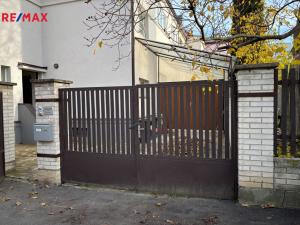 Pronájem garáže, Praha - Záběhlice, Roztylské náměstí, 20 m2