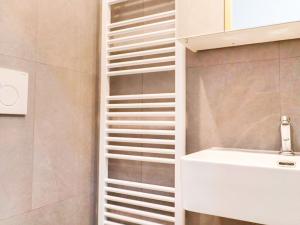 Pronájem bytu 2+kk, Praha - Smíchov, Plzeňská, 33 m2