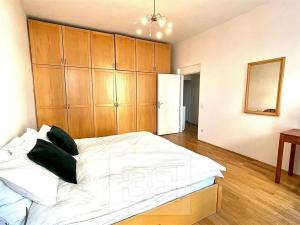 Pronájem bytu 2+kk, Praha - Holešovice, Umělecká, 58 m2