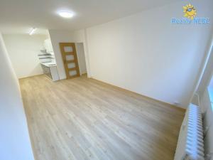 Pronájem bytu 2+kk, Praha - Smíchov, U Demartinky, 49 m2