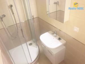 Pronájem bytu 2+kk, Praha - Smíchov, U Demartinky, 49 m2