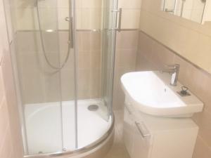 Pronájem bytu 2+kk, Praha - Smíchov, U Demartinky, 49 m2