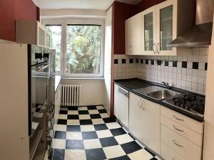 Pronájem bytu 2+kk, Praha - Smíchov, Kroupova, 59 m2