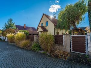 Prodej rodinného domu, Květnice, Sosnová, 104 m2