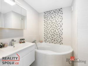 Pronájem bytu 3+1, Praha - Troja, Glowackého, 76 m2