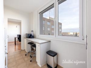 Pronájem bytu 3+1, Praha - Hlubočepy, Lamačova, 70 m2