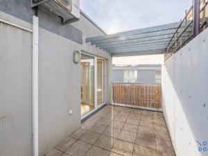 Pronájem bytu 2+kk, Praha, Zubrnická, 56 m2