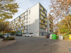 Pronájem bytu 2+kk, Praha, Zubrnická, 56 m2