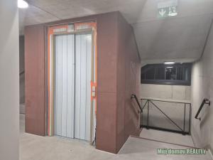 Pronájem bytu 3+kk, Praha - Vysočany, Kolbenova, 66 m2