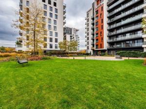 Pronájem bytu 2+kk, Praha - Holešovice, Sanderova, 60 m2