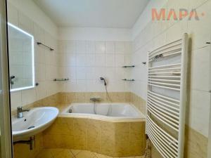 Pronájem bytu 2+kk, Praha - Hlubočepy, Štěpařská, 60 m2