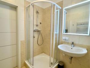 Pronájem bytu 2+kk, Praha - Hlubočepy, Štěpařská, 60 m2