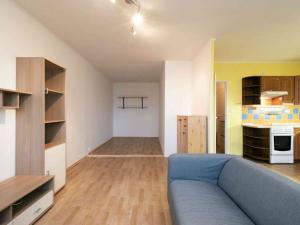 Pronájem bytu 1+kk, Praha - Letňany, Bohumínská, 40 m2