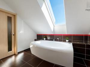 Prodej rodinného domu, Lísek, 252 m2