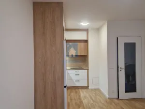 Pronájem bytu 2+kk, Praha, Maroldova, 49 m2