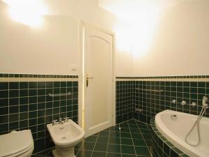 Pronájem bytu 4+1, Praha - Malá Strana, Vlašská, 184 m2