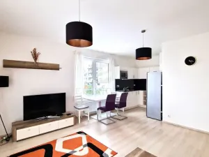 Pronájem bytu 2+kk, Praha - Letňany, Hlučkova, 59 m2