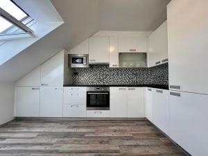 Prodej bytu 3+kk, Praha, Podnádražní, 60 m2