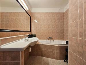 Pronájem bytu 1+1, Praha - Jinonice, Peroutkova, 30 m2