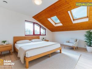 Prodej rodinného domu, Pohořelice, Školní, 350 m2