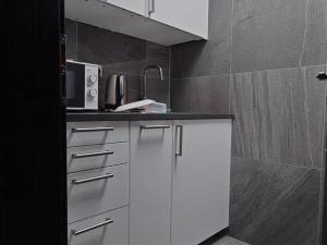 Pronájem kanceláře, Praha - Stodůlky, Prusíkova, 23 m2