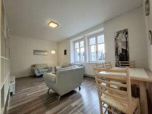 Pronájem bytu 2+kk, Hradec Králové, Střelecká, 65 m2