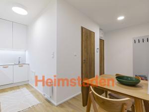 Pronájem bytu 2+1, Praha - Holešovice, U Pergamenky, 36 m2