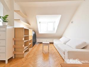 Pronájem bytu 1+kk, Praha - Vinohrady, V Horní Stromce, 42 m2