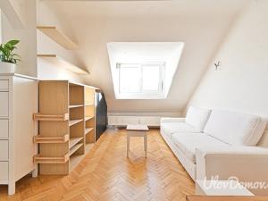 Pronájem bytu 1+kk, Praha - Vinohrady, V Horní Stromce, 42 m2