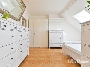 Pronájem bytu 1+kk, Praha - Vinohrady, V Horní Stromce, 42 m2