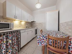 Prodej bytu 2+kk, Praha - Hostivař, Záveská, 48 m2